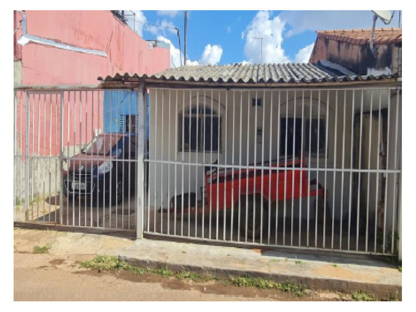 Casa Ocupada com 135m² de Terreno em Ceilândia