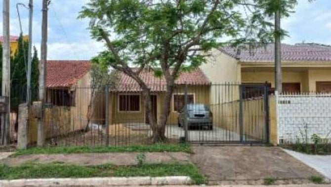 Casa em Canoas com 64m²