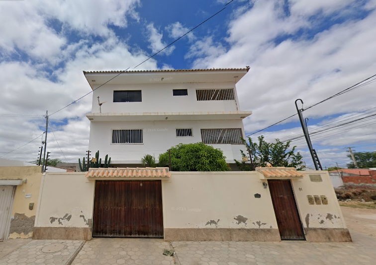 Casa multifamiliar 3 pavimentos com 3 quartos e 432,27 m² construída