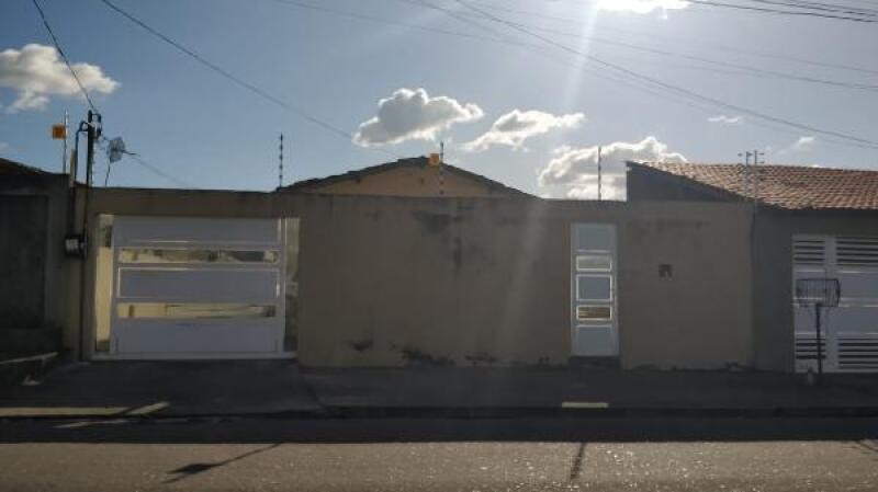 Casa com 2 Quartos e 1 Banheiro em Belo Horizonte