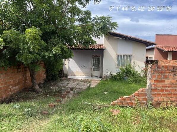 Casa com 2 quartos, 1 banheiro, 69,98m² área privativa, terreno 200m²