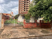 Terreno com 3 benfeitorias residenciais
