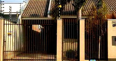 Casa em condomínio com 3 quartos e 2 banheiros em Maringá