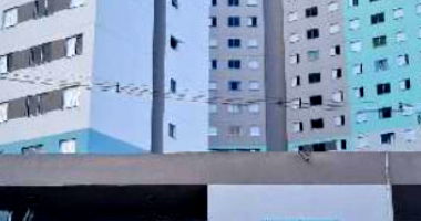 Apartamento com 2 quartos em Ferraz de Vasconcelos