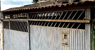 Casa 2 quartos com varanda, 59,1m² construída, terreno 126m²