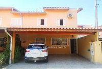 Casa ocupada com 2 quartos, 2 banheiros e 187 m²