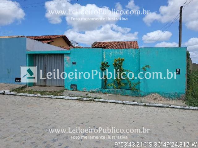 Casa com 2 quartos, 2 banheiros e 81,95m² construída