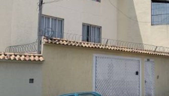 Casa padrão 3 quartos 2 banheiros 1 vaga ocupada 135m²