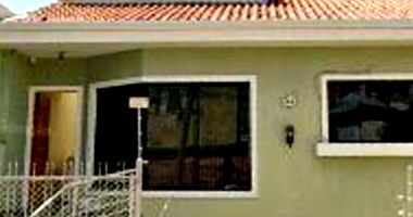 Casa com 3 dormitórios, 1 suíte, 180m² de terreno