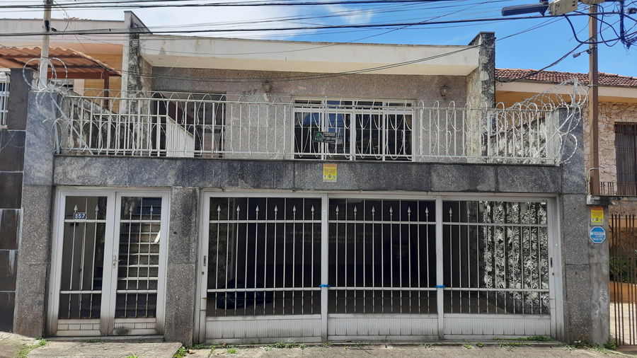 Casa desocupada com 194m² construída e 211m² total