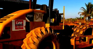 Rolo compactador Caterpillar CP 533 ano 2008