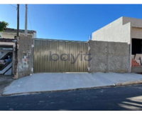 Terreno amplo de 250m² com 40m² construídos