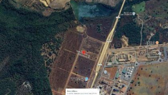 Lote padrão desocupado com 3040.75 m² de área total