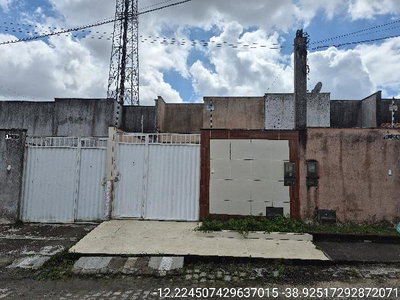 Casa com 2 quartos, 1 vaga e 53,40 m²