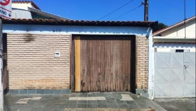 Casa em São José dos Campos com 60m² na Vila Ester