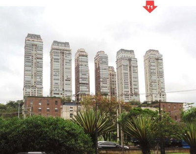 Apartamento de Alto Padrão com 236m² e 4 Vagas