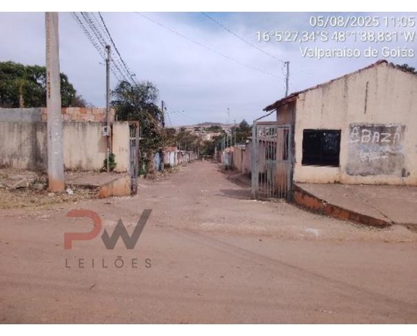 Casa em Valparaíso de Goiás com 2 quartos e 2 banheiros