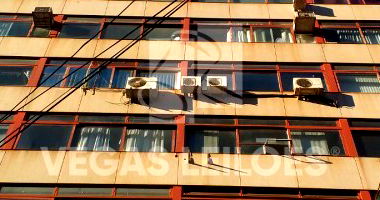 Sala comercial e vaga de garagem no Ed. São Jorge