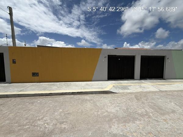 Casa com 2 quartos, 2 banheiros e 1 vaga de garagem