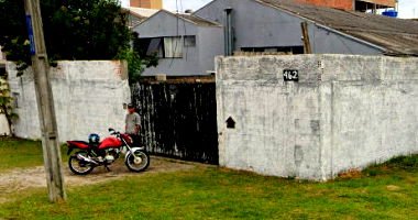 Terreno em Pinhais com 578 m² na Rua Treze de Maio