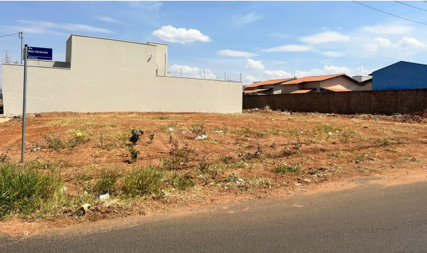 Terreno com 200m² em Araguari