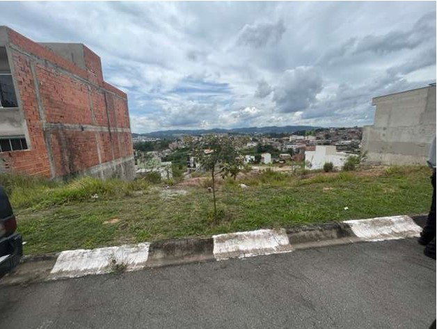 Terreno de 200m² em Jardim Rosemary