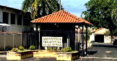 Casa com 2 quartos, 64m² em condomínio