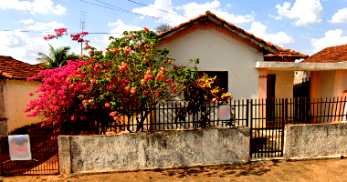Casa antiga c/ 72,05m² - Terreno c/ 476,30m²