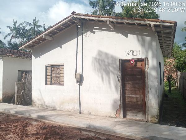 Casa com 2 Quartos, 42m² Construída, 148m² Terreno