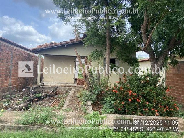 Casa com 2 Quartos e Varanda em Demerval Lobão