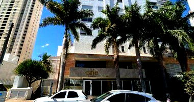 Apartamento padrão com 3 quartos, 2 banheiros e 2 vagas, ocupado