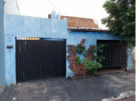 Casa com 2 quartos e 1 banheiro, área construída de 262,50m²