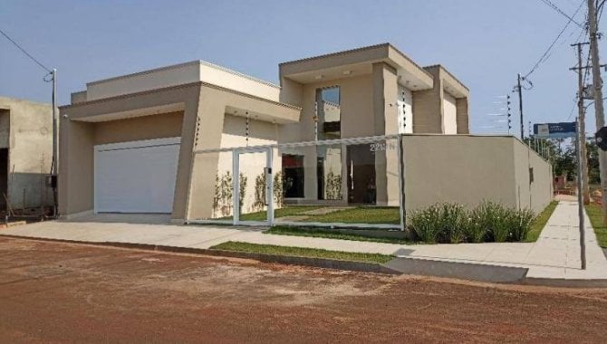 Casa espaçosa com 187,7 m² construída, ocupada, ideal para investidores