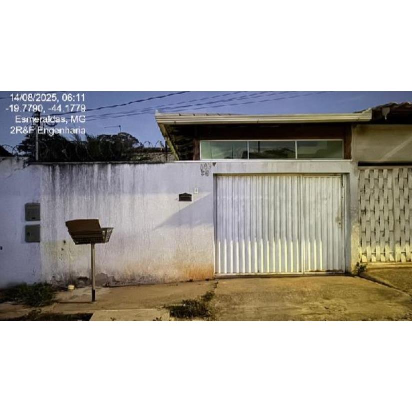 Casa em Esmeraldas/MG com 62m² e 1 vaga