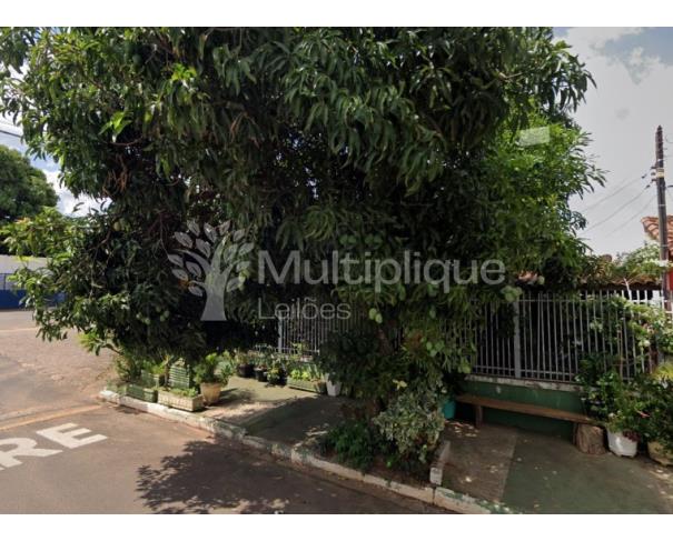 Casa em Oscar Bressane - SP com 3 quartos e 2 banheiros