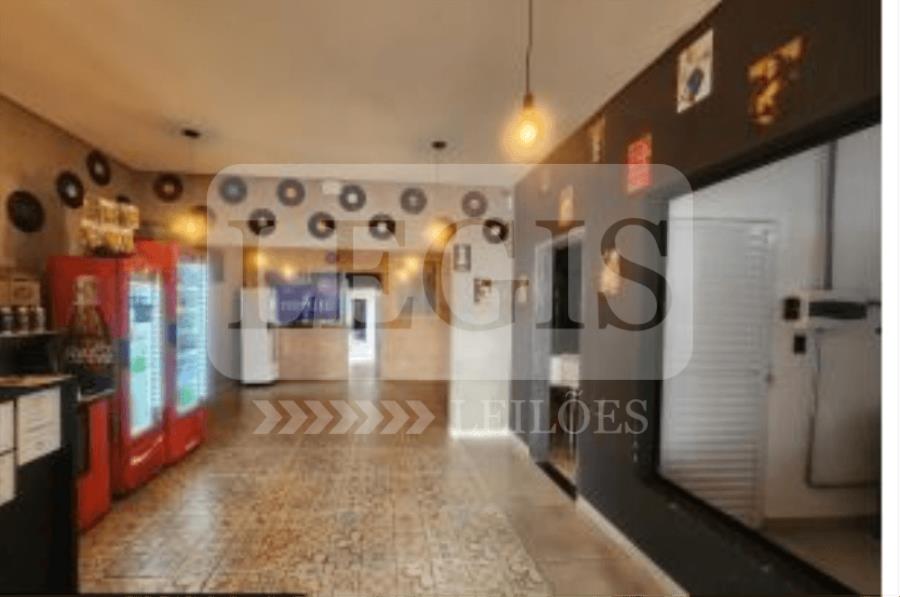 Imóvel comercial com 271,36m² de área total por restaurante/bar