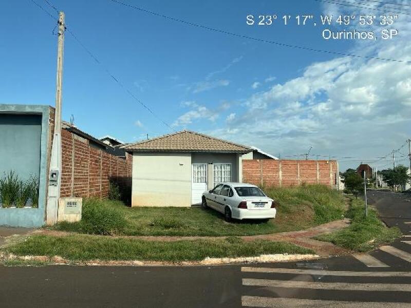 Casa com 2 quartos, 1 banheiro e 2 vagas