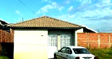 Casa com 2 quartos, 1 banheiro e 2 vagas
