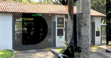 Casa em Condomínio com 6 Dormitórios e Piscina