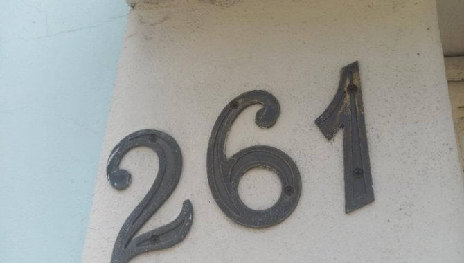 Casa com 4 quartos, 2 banheiros e 3 vagas de garagem