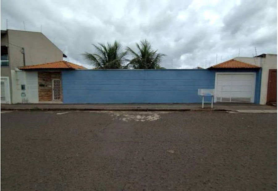 Casa na Vila Alba com 740 m² de terreno e 349 m² construídos