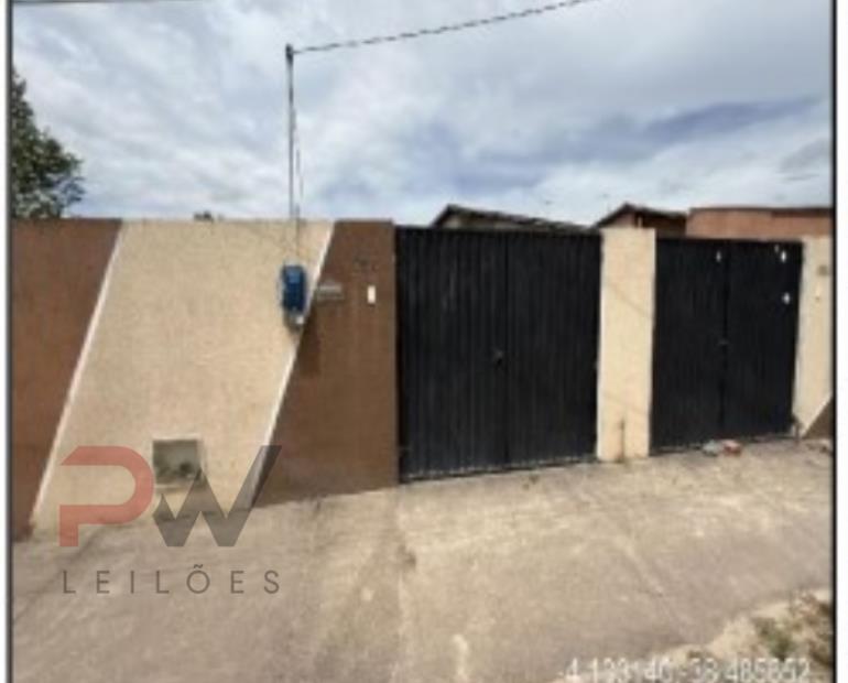 Casa em Horizonte com 49,76m² de área privativa