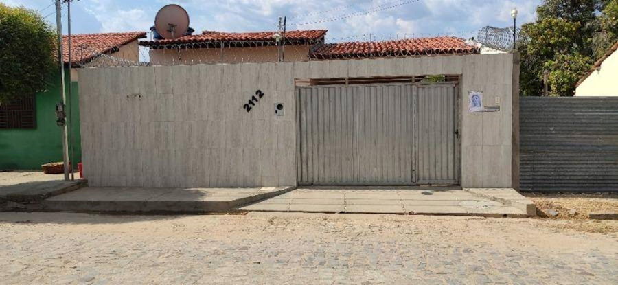 Casa com 4 quartos, 4 banheiros e 1 vaga de garagem