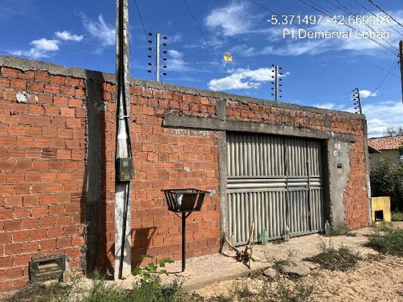 Casa com 2 quartos em Demerval Lobão/PI