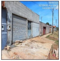 Casa aconchegante com 2 quartos e amplo terreno em Girassol