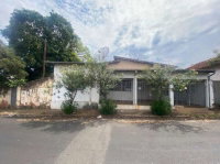 Casa com terreno de 384m², 2 quartos, desocupada