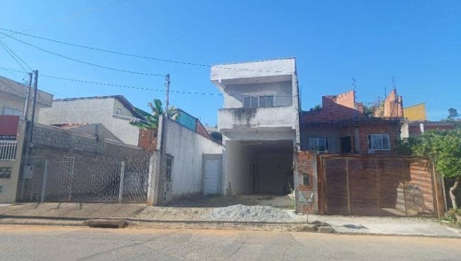 Prédio Padrão com 3 Quartos em São José dos Campos