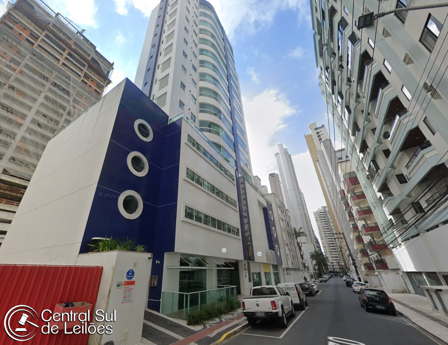 Apartamento 802 com 3 Quartos e 2 Vagas em Balneário Camboriú