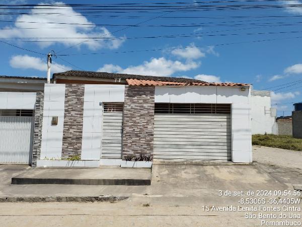 Casa com 2 quartos, 2 banheiros, 1 vaga e 118m² construída