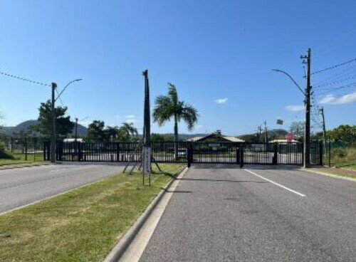 Casa em Condomínio com 3 Quartos e Piscina em Maricá